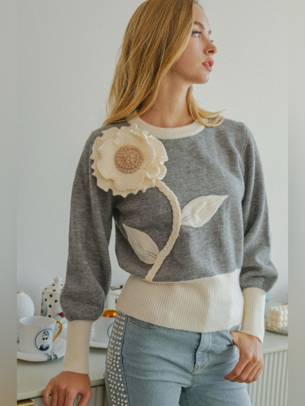 Lovlov Women's Gray & Cream Floral Applique Sweater NWT
